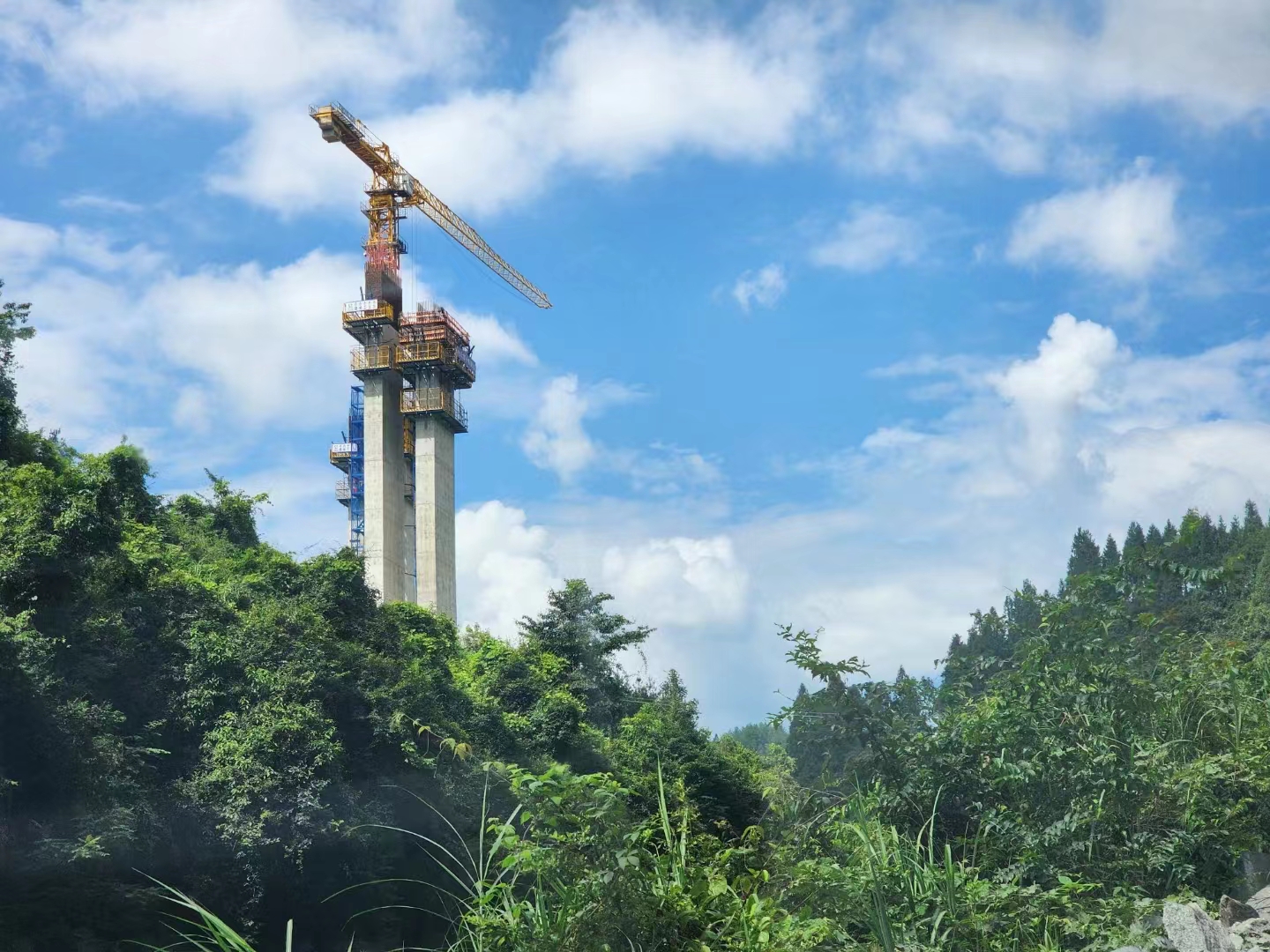 利咸高速二驻地办日常照片